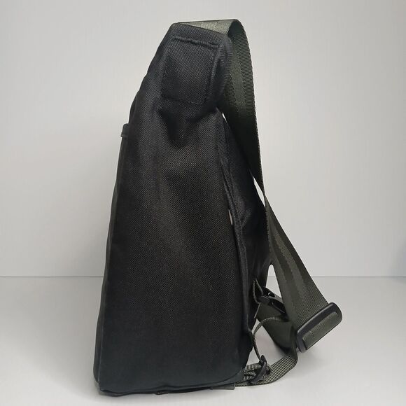 Patagonia Half Mass Mini Messenger Bag Black Adjustable Straps Reflective - Picture 4 of 14